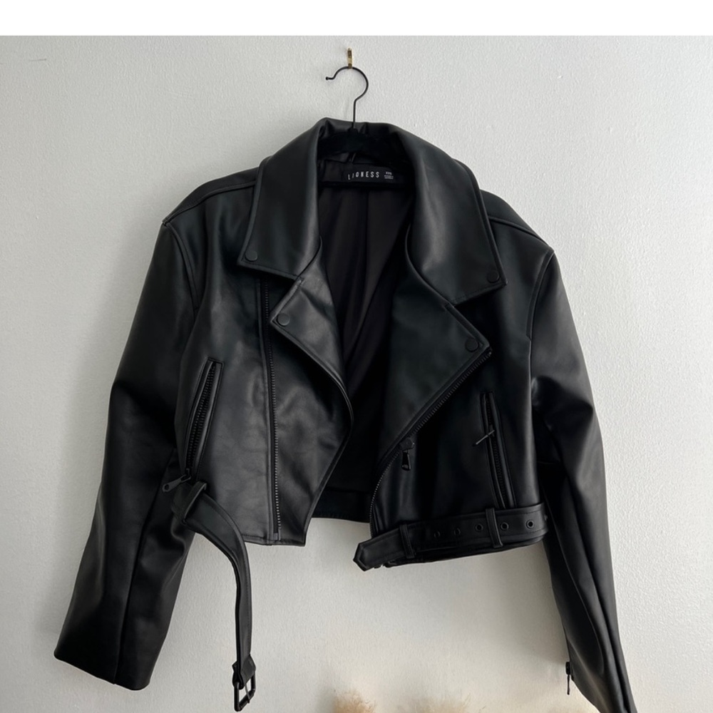 Brand: Princess Polly (Lioness) Oversized Black Faux leather jacket: Size XXS